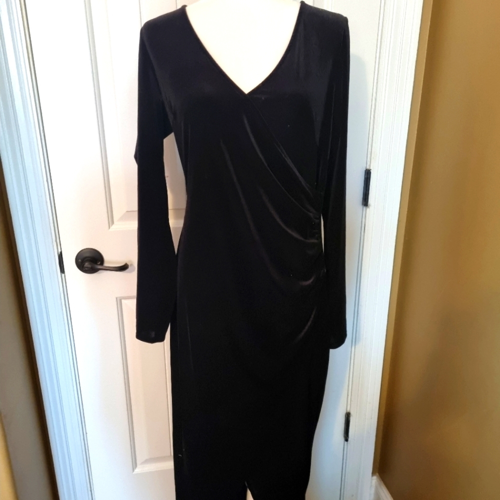 Fashion nova velvet black bodycon dress
